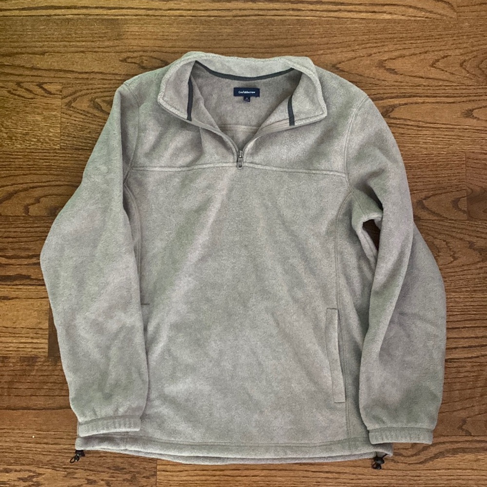 Men’s gray quarter zip fleece